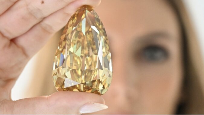 Gelber Diamant "Goldener Canary".  Quelle:Sotheby's