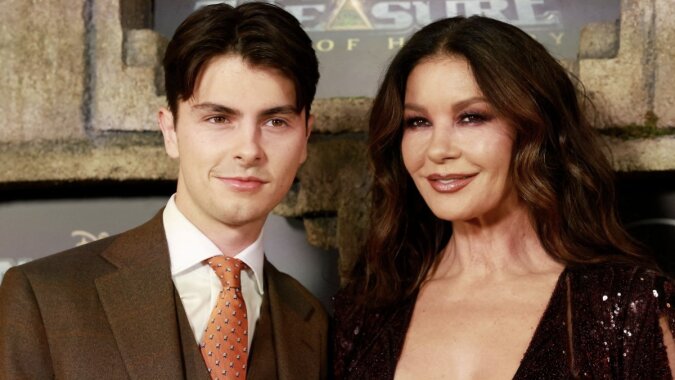 Catherine Zeta-Jones mit Sohn Dylan Michael. Quelle: Getty Images