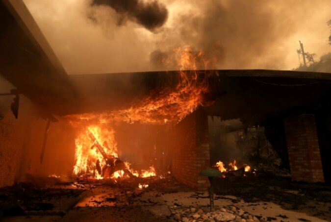 Wie ein tapferer Farmer 400 Menschen und 40 Häuser vor dem Feuer rettete