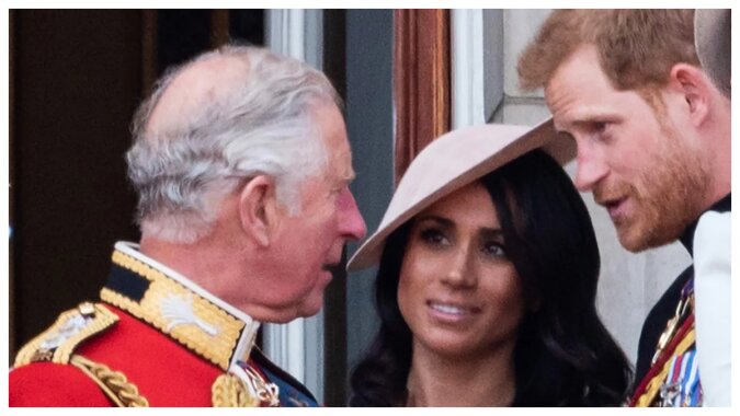 Charles III. mit Prinz Harry und Meghan Markle. Quelle: Getty Images