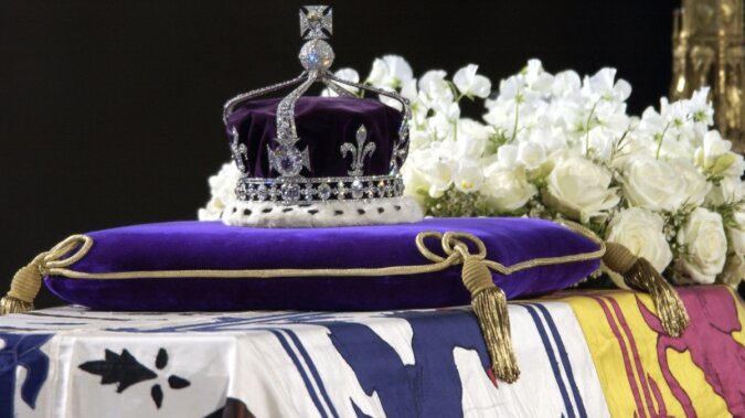 Die Diamantkrone von Kohinoor bei der Beerdigung der Königinmutter. Quelle: Getty Images