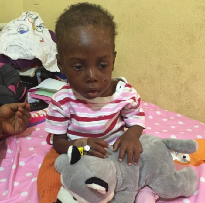 Eine Frau rettete das Kind, acht Wochen später hat er sich sehr verändert