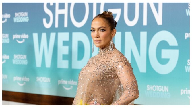 Jennifer Lopez besucht die Premiere von "Shotgun Wedding". Quelle: Getty Images