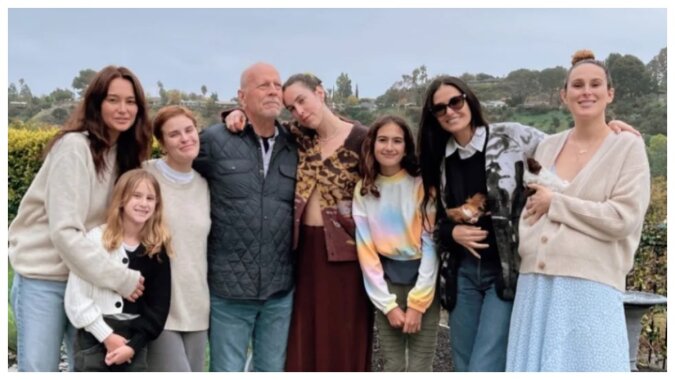 Bruce Willis und Familie. Quelle: Instagram.сom