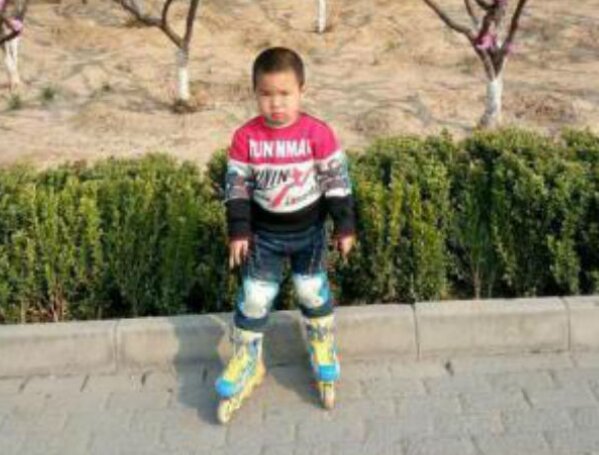Chinesische Erziehung: vierjähriges Kind lief mehr als fünfhundert Kilometer Rollschuhe