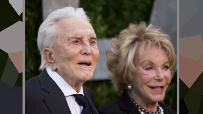 Kirk Douglas mit seiner zweiten Frau Anne Bidense. Quelle: woman.rambler.com