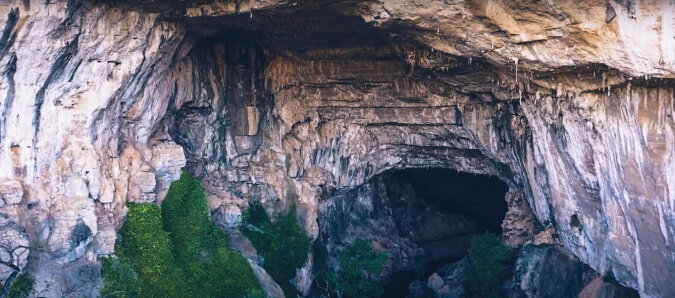 Dolomitenkalkhöhle. Quelle: Screenshot YouTube