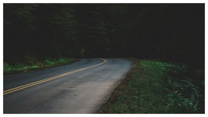 Eine leere Straße bei Nacht. Quelle: ndtv.com