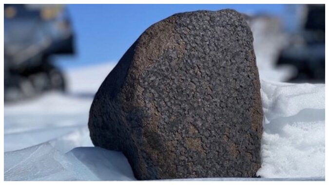 Einer der größten Meteoriten der letzten 100 Jahre in der Antarktis gefunden. Quelle:ScienceAlert