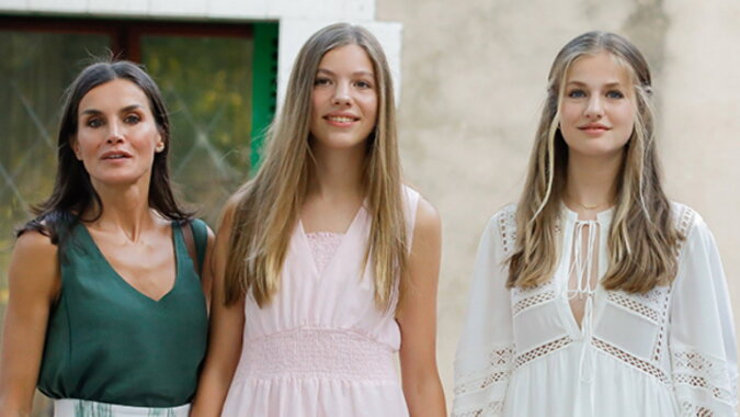 Spaniens König Felipe VI, Königin Letizia und ihre Töchter machen Urlaub auf Mallorca