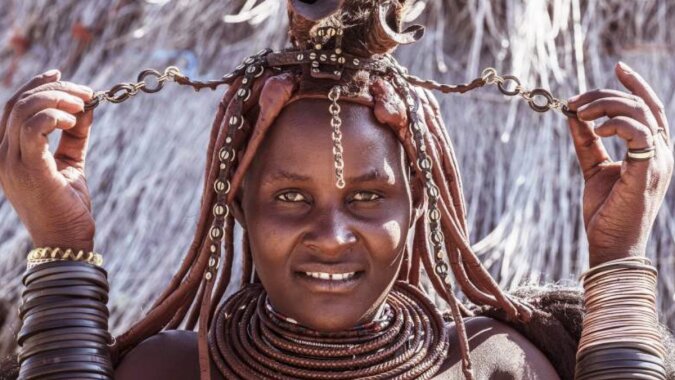 Eine Frau vom Stamm der Himba. Quelle: laykni.com