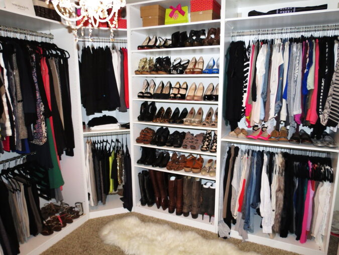 "Nichts zum Anziehen": Ein Modestylist gibt Tipps, wie man eigene Garderobe organisieren kann, um immer im Trend zu sein