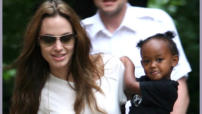 Angelina Jolie mit der Tochter Zahara. Quelle: laykni.com