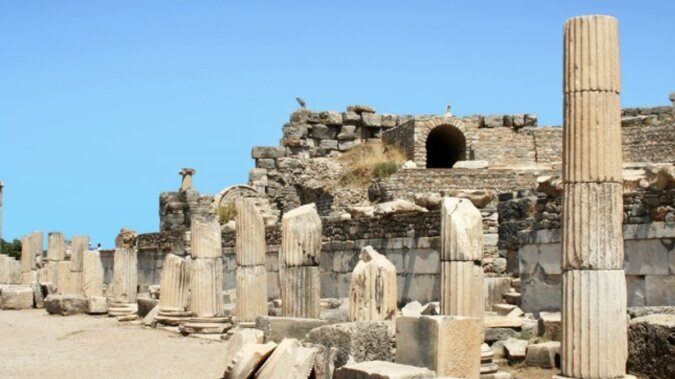 Ruinen eines antiken griechischen Tempels. Quelle: wikipedia