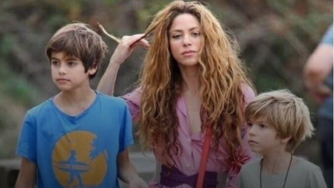 Shakira mit Söhnen. Quelle: Getty Images