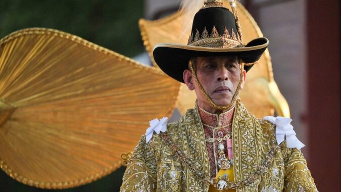 "Königliche Launen": Wie einer der extravagantesten Monarchen der Welt, der König von Thailand, lebt