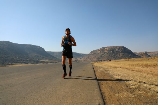 "Weltrekord": Ein Mann lief in 22 Monaten 196 Marathons, um einen Freund zu unterstützen