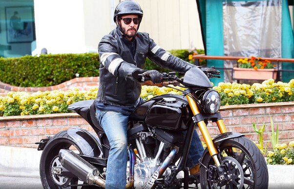 Keanu Reeves und seine Liebesgeschichte zu Motorrädern
