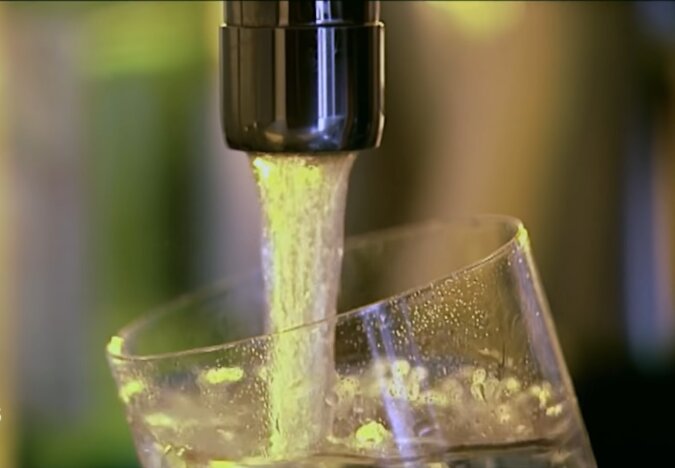 Trinkwasser. Quelle: Screenshot Youtube