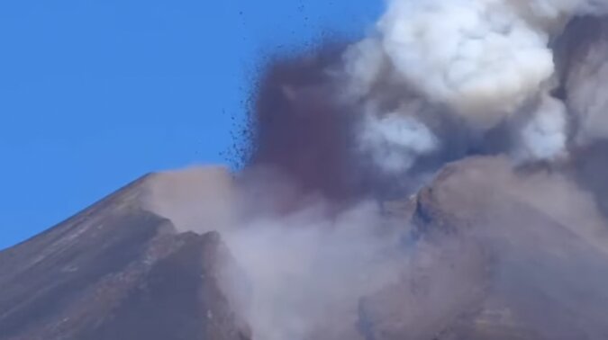Explosion des Vulkans Ätna 21.02.2022. Quelle: Screenshot YouTube