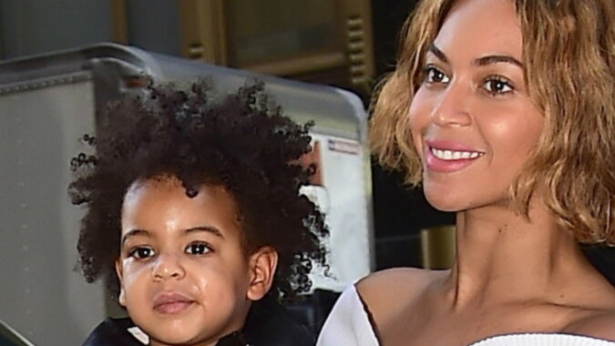 Beyoncé mit der Tochter. Quelle: laykni.com