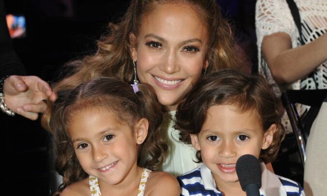 Jennifer Lopez hat ein seltenes Foto mit erwachsenen Kindern geteilt