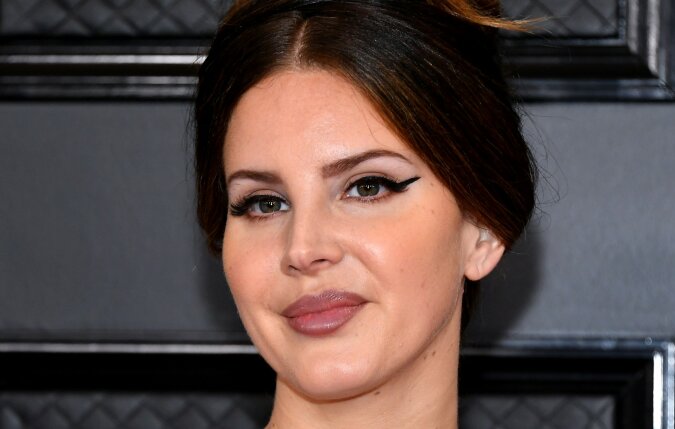 „Der Fall der Diva“: Berühmte Sängerin Lana del Rey hat bei Fans Besorgnis erregt