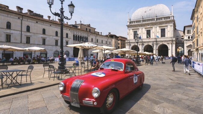 Die Mille Miglia findet seit 1927 in Italien statt. Quelle: Screenshot Facebook