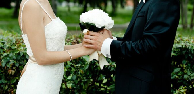 "Das ist mein Mann": Der Schrei der Frau des Bräutigams stoppte die Hochzeit mitten in der Zeremonie