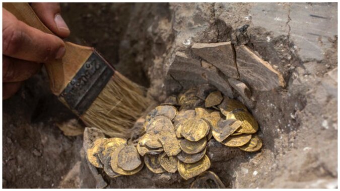Ausgrabung von antiken Münzen. Quelle:Lower Silesian Voivodship Conservator of Monuments