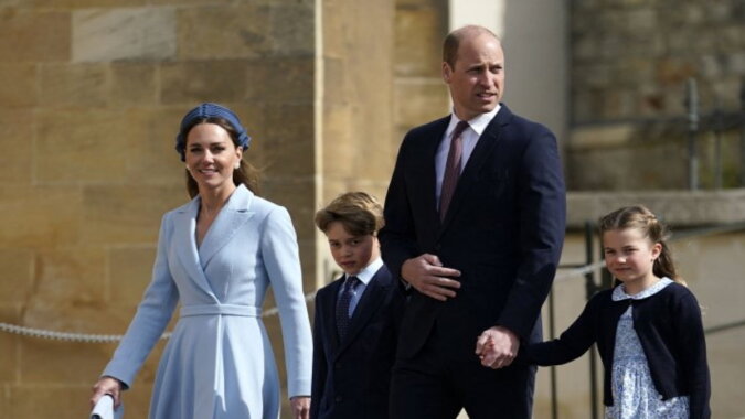 Kate Middleton und Prinz William mit Kindern. Quelle: focus.com