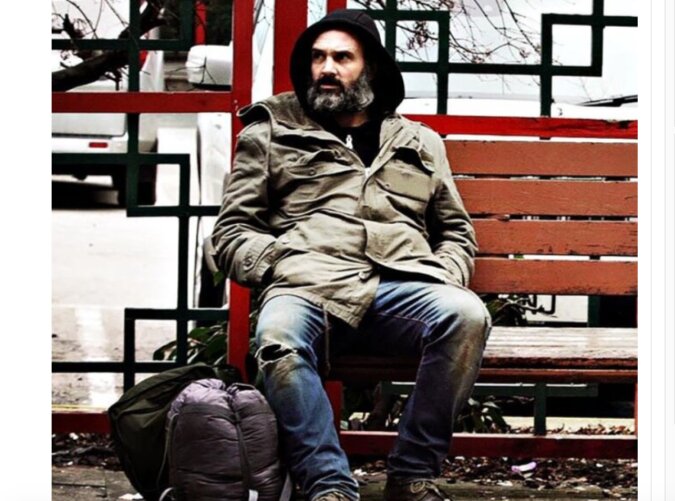 Nachdem er 60 Tage auf der Strasse verbracht hatte, beschloss der Forscher, den Obdachlosen keine Almosen mehr zu geben