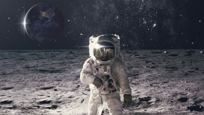 Ein Mensch auf dem Mond. Quelle: pinterest