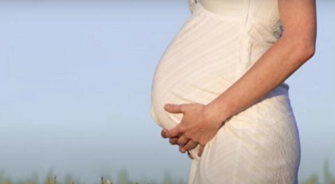 Sschwangere Frau. Quelle: Screenshot YouTube