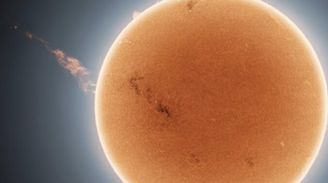 Die Sonne hat einen der größten Plasmaströme ins All geschleudert. Quelle:NASA