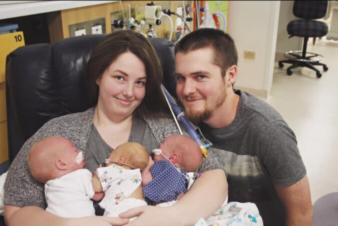Die Mutter von drei Kindern war überrascht zu erfahren, dass die vierte Schwangerschaft ihr Drillinge bringen wird