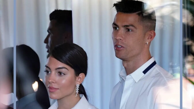 Cristiano Ronaldo mit seiner Verlobten. Quelle: libertaddigital.com